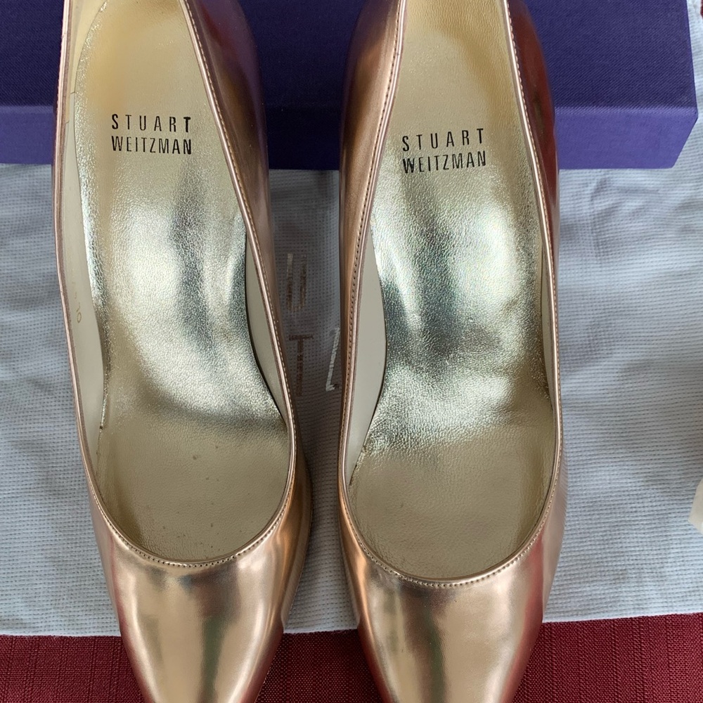 Stuart Weitzman Women's Rose Gold Leather Pumps - Picture 8 of 16